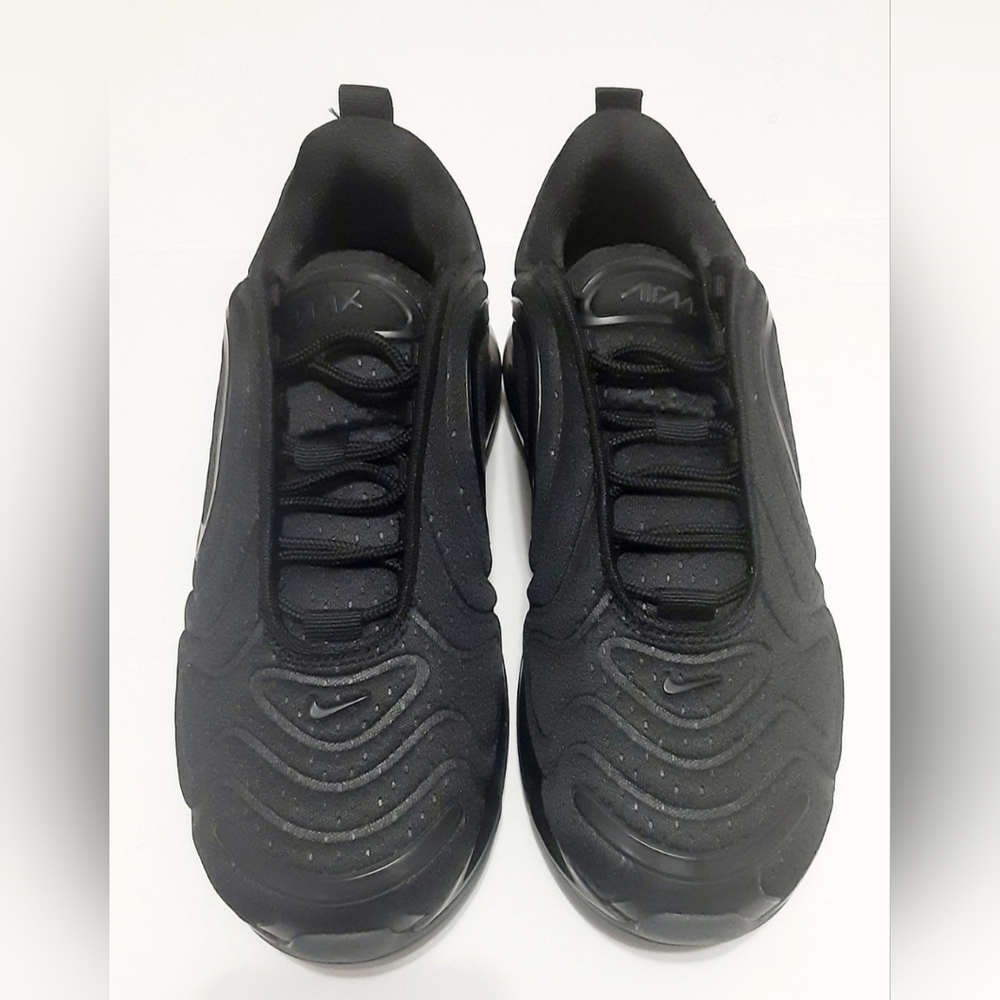 Nike Air Max 720 sz men 6.5 mesh black on black. Will fit women 8.5 NWOT